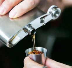 6x Rvs Shot Bekertjes - Borrelglaasjes - Thee/ Koffie Beker - Shotjes Met Leren Case - Bekers 30 ML -Buiten Kamperen 1200x1126 2