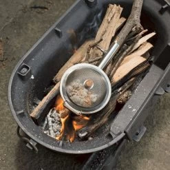 Kikkerland Huckleberry Popcorn Maker - Maak Je Eigen Popcorn - Popcornpan - Kampvuur - Buitenspeelgoed - Buitenspelen - Kamperen -Buiten Kamperen 1200x1200 488